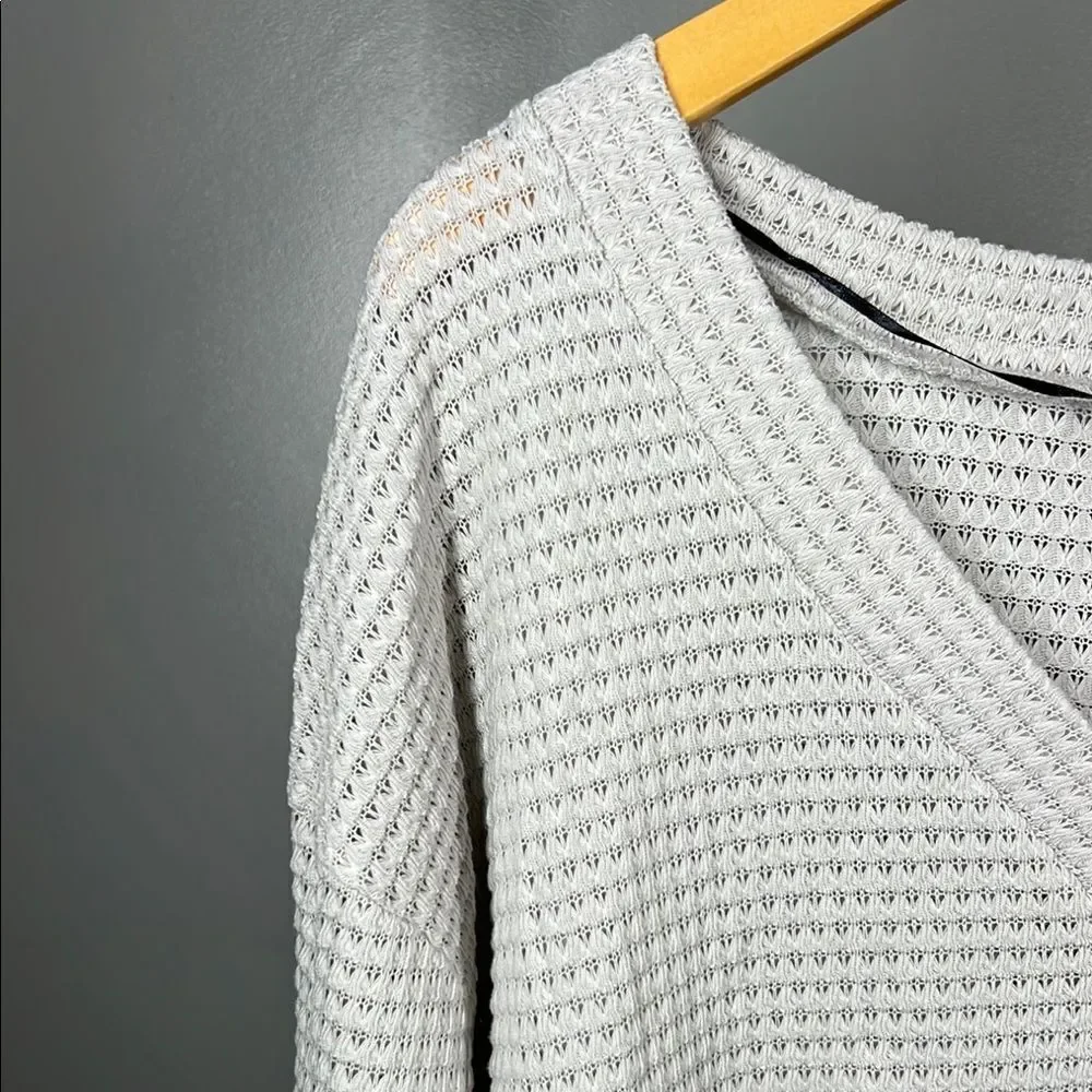 Double Zero Cream Cardigan with V-Neck Long Sleeves